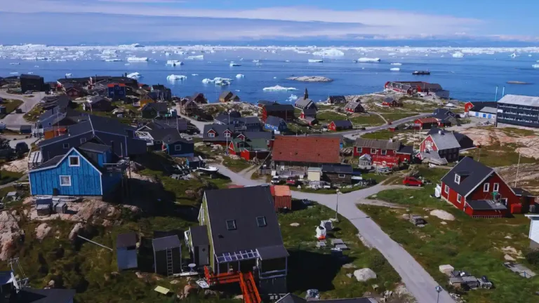 अगर ग्रीनलैंड की बर्फ पिघली तो डूब जाएगी दुनिया? ट्रंप की जिद, जंग का खतरा और मानवता पर मंडराता संकट