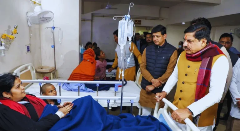 इंदौर में ज़हरीला पानी: 15 मौतें, हज़ारों बीमार, राहुल गांधी बोले – “घर-घर मातम है”